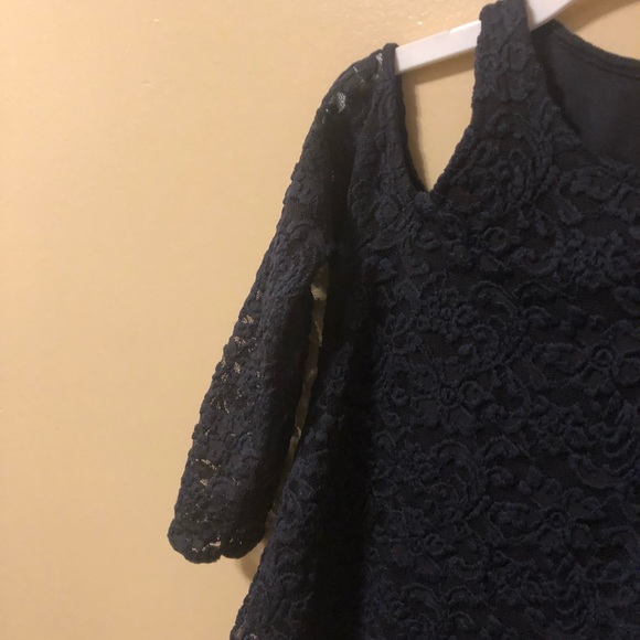 Lace cold shoulder top - Picture 3 of 5
